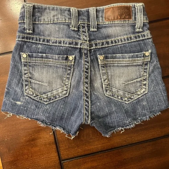 COPY - BKE STELLA CUT-OFF JEAN SHORTS - Picture 5 of 10